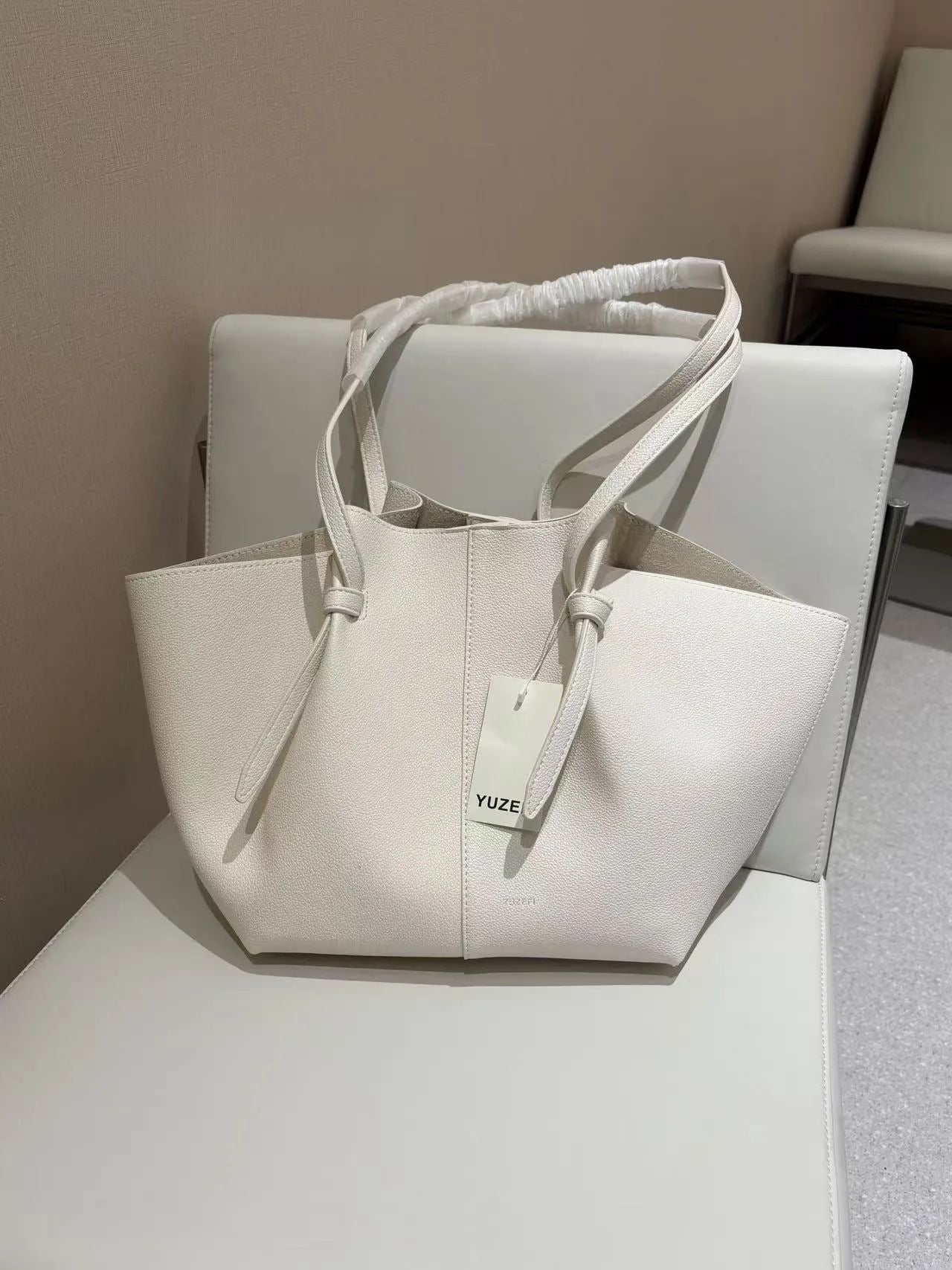 Minimalist Solid Color Large Capacity Tote Bag