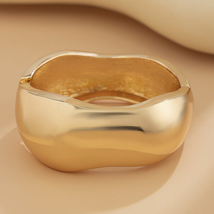 Exaggerated Irregular Curved Polished Alloy Bracelets Set