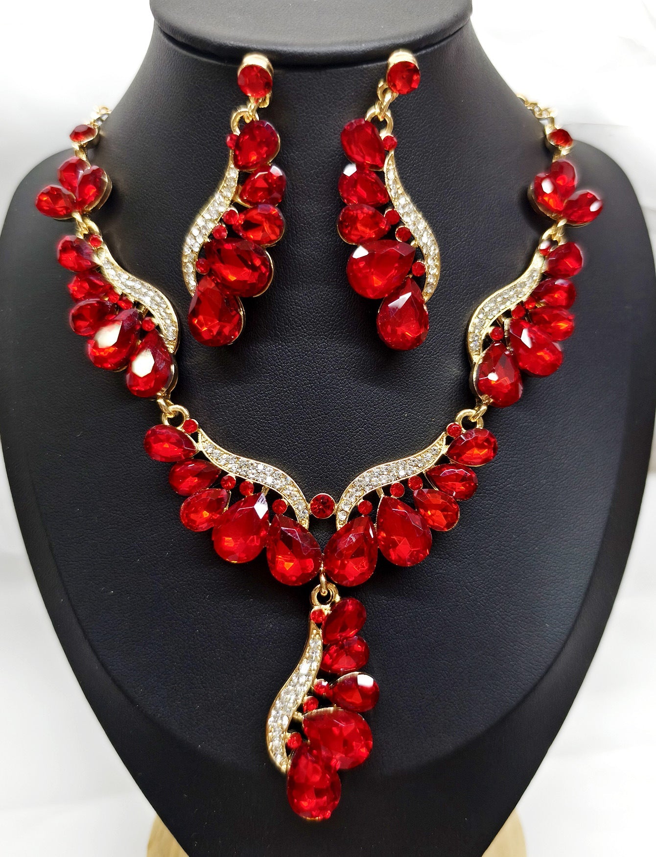 Luxury Drop-Shaped Gemstone Necklace and Earring Set for Formal Events