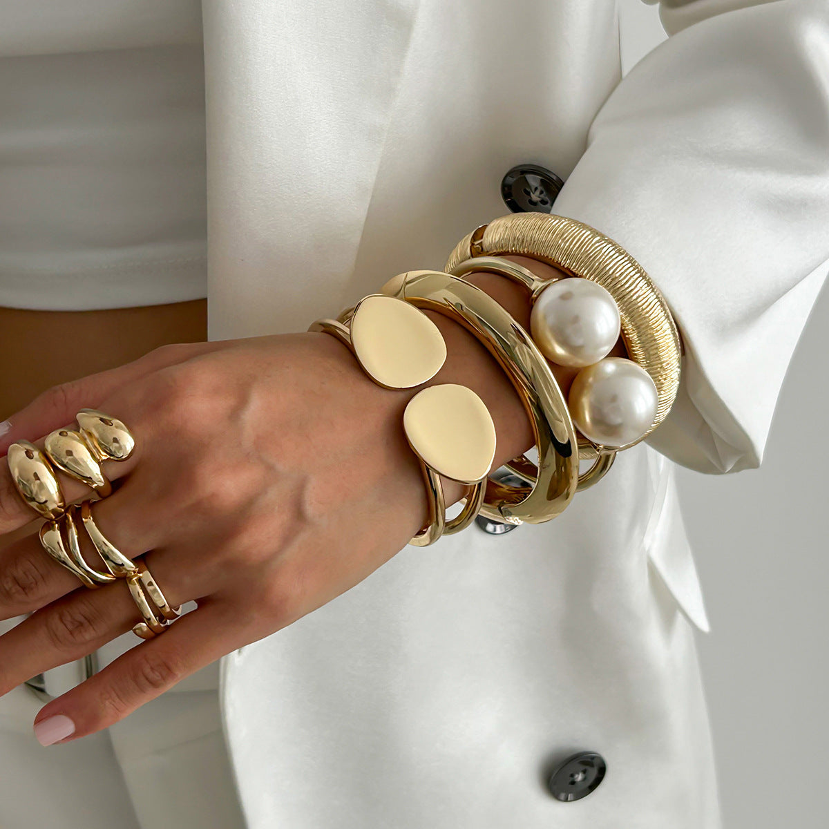Exaggerated Large Pearl Open Cuff Bracelet Metallic Water Drop Spring Buckle Handband