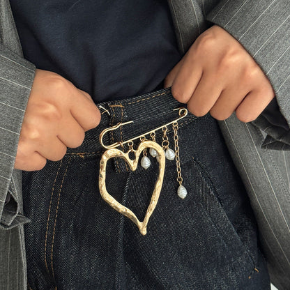 Exaggerated Liquid Lava Heart Pendant Brooch With Decorative Features