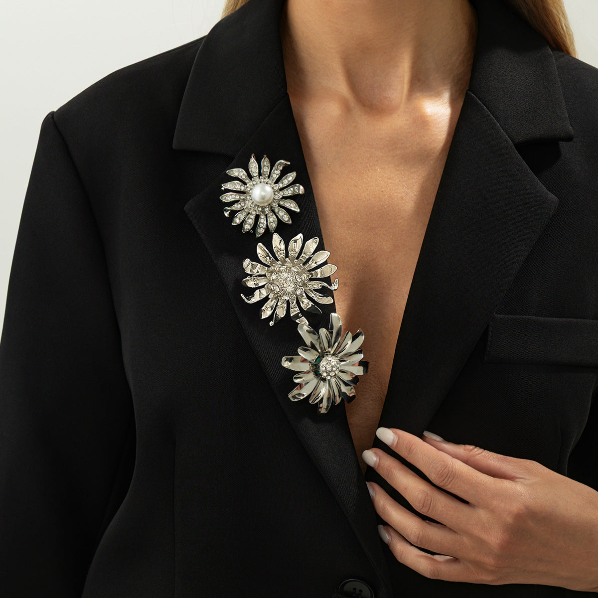 Exaggerated Irregular Metal Pleated Brooch Trendy Fashion Jacket Pin