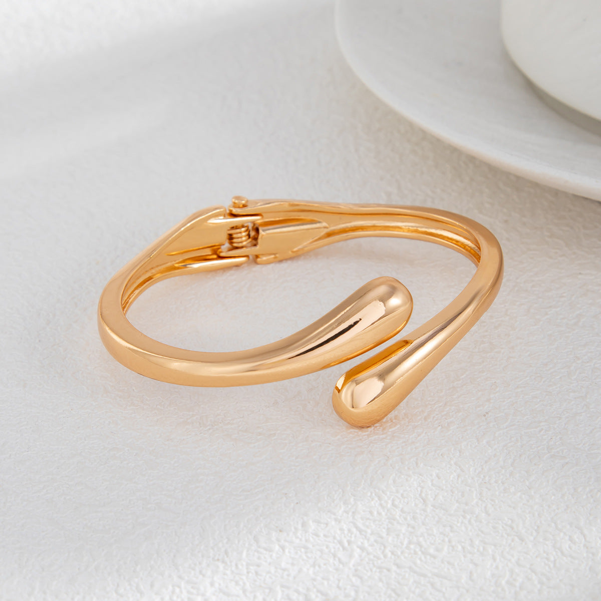 Liquid Metal Pleated Bracelet Trendy Spring Bracelet for Women