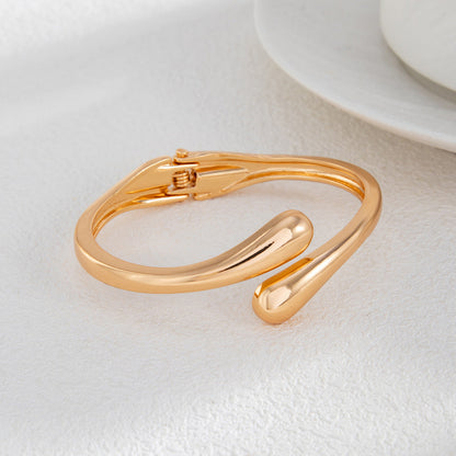 Liquid Metal Pleated Bracelet Trendy Spring Bracelet for Women
