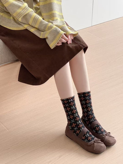 Rufia - Floral Embossed Retro Style Socks