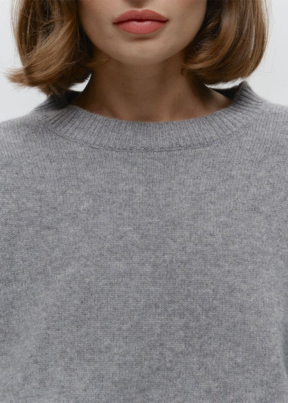 Relaxed Knit Pullover Sweater In Midweight Blend