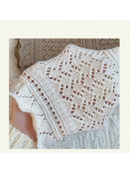 Rufia - Vintage-inspired Knit Socks with Embossed Openwork