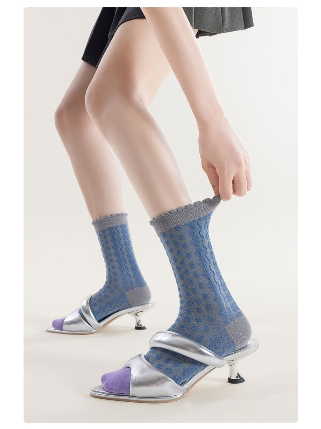 Rufia - Vintage Floral Embossed Socks