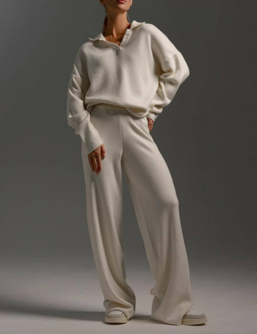 2+Solid Color Label V-Neck Knit Sets