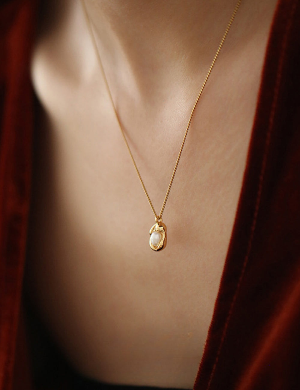 Simple Pearl Necklace