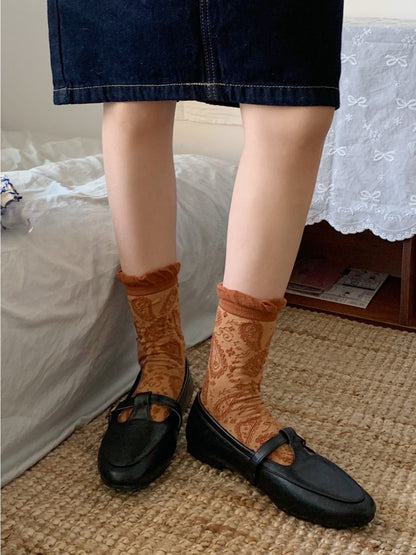 Rufia - Retro Mid-calf Socks with Cashew Flower Patterns