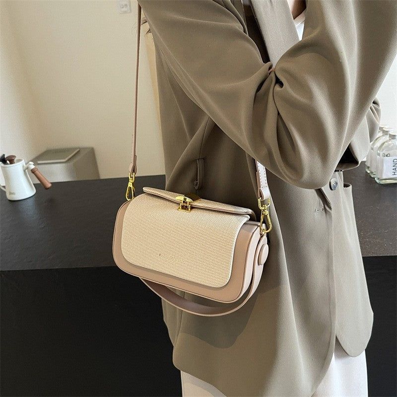 Retro Handbag With Pendant