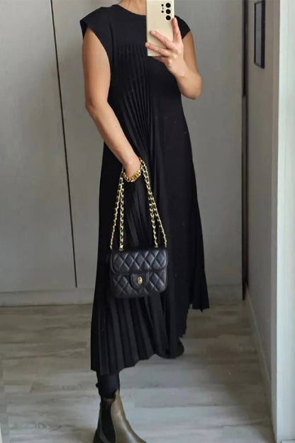 Sleeveless pleated simple solid color dress