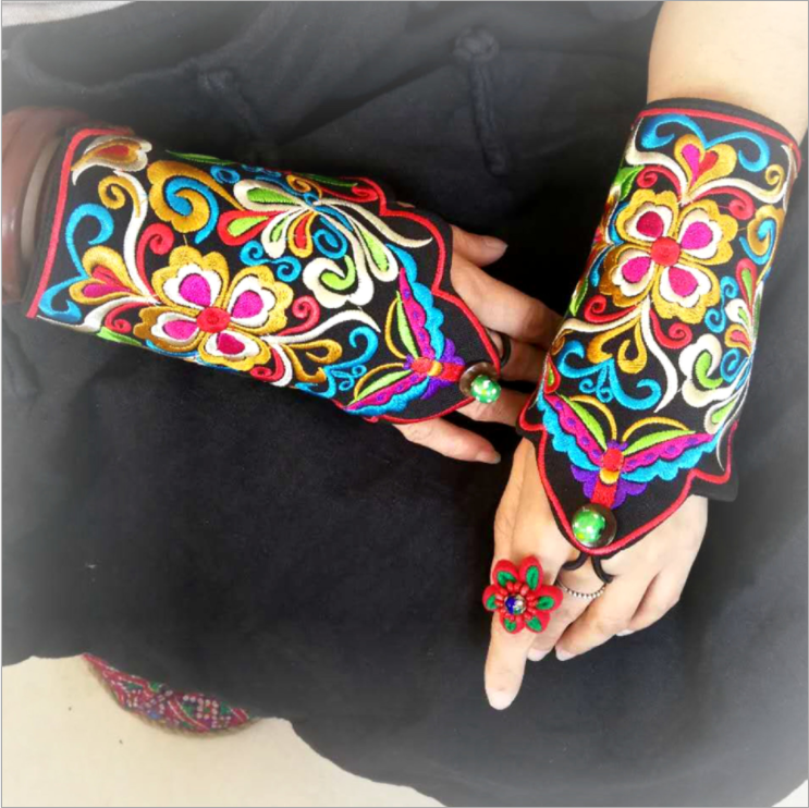 Ethnic Style  Embroidery Triangle Bracelet Warm Fingerless Gloves Retro Style Embroidery Trend