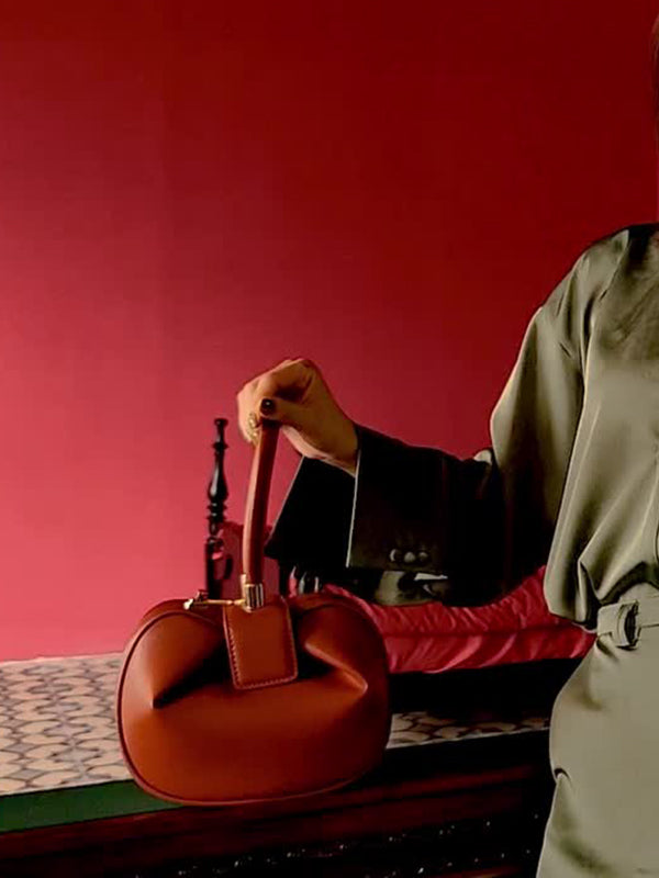 Retro Fashion Solid Color Three-Dimensional Handbags
