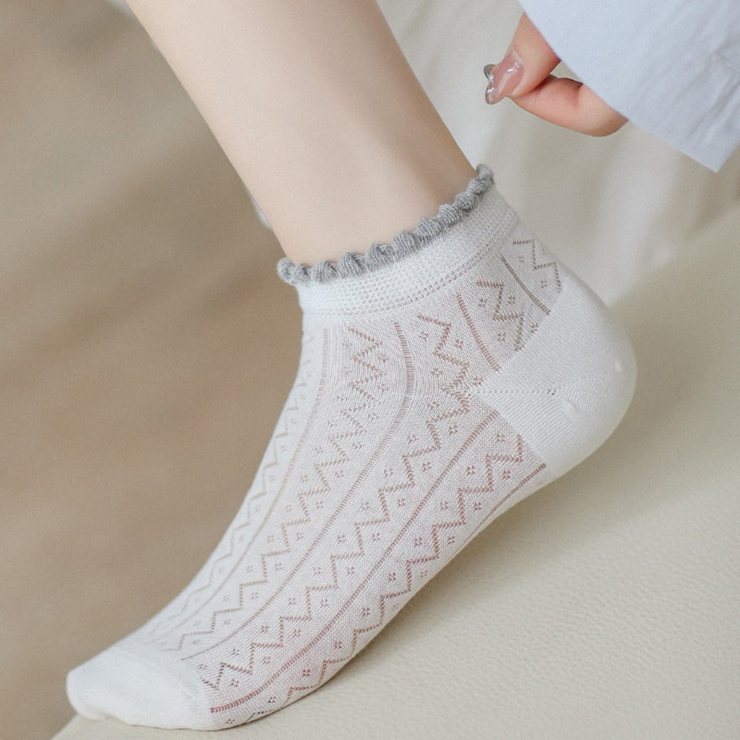 Rufia - Grey Striped Wavy Trim Ankle Socks - Basic