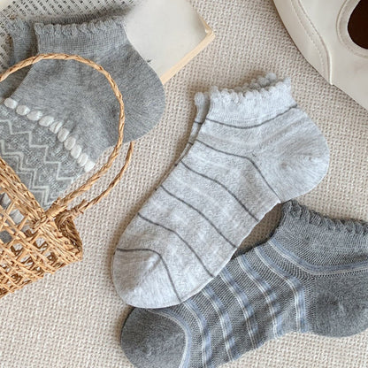 Rufia - Grey Striped Wavy Trim Ankle Socks - Basic