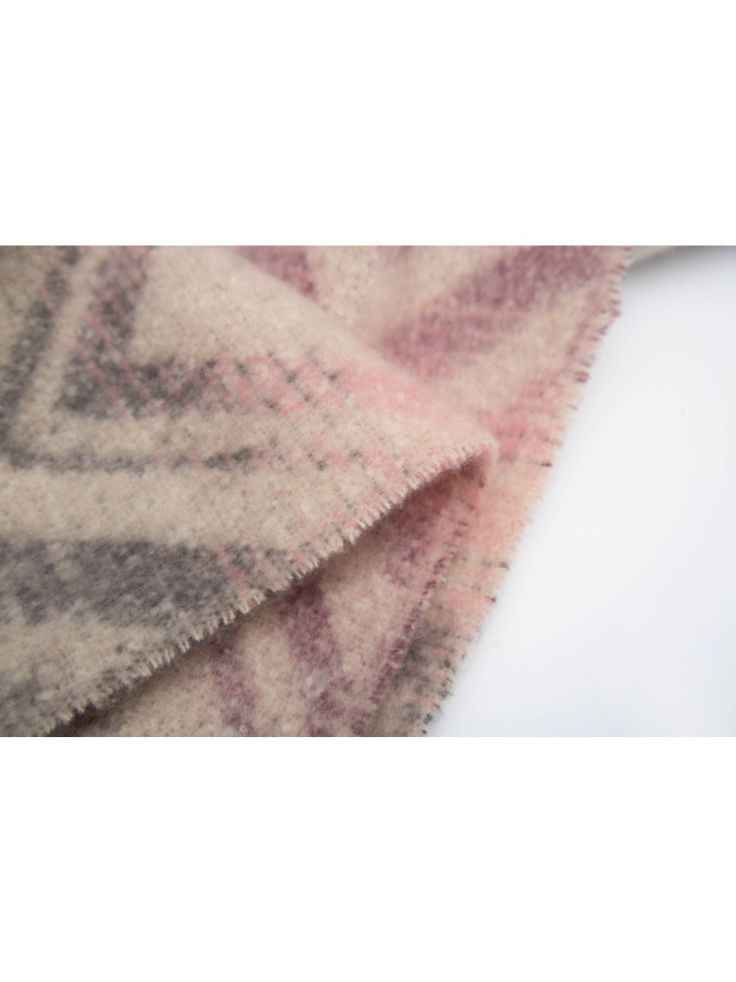 Scarvii - Winter Tassel Scarf with Mountain Patterns