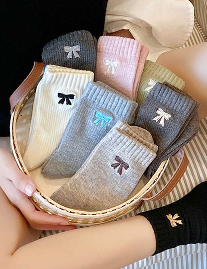 Bow Embroidery Solid Color Cotton Crew Socks