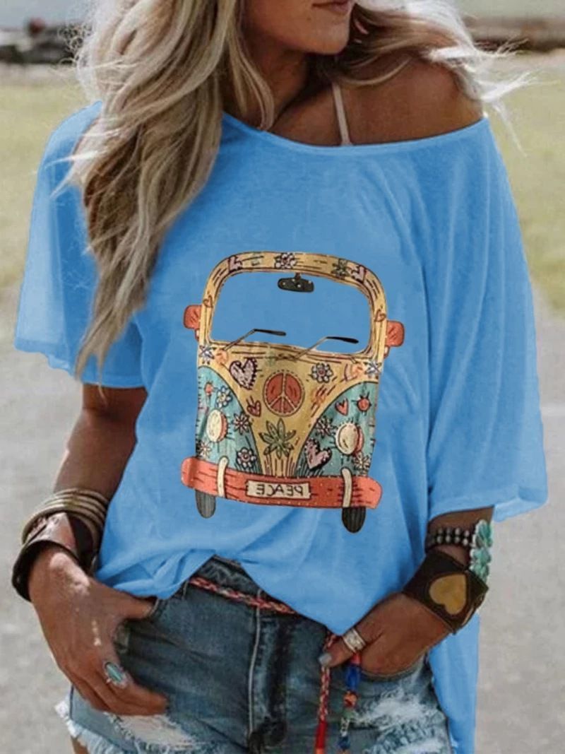 A Printed Coat With A Round Collar And Short Sleeves