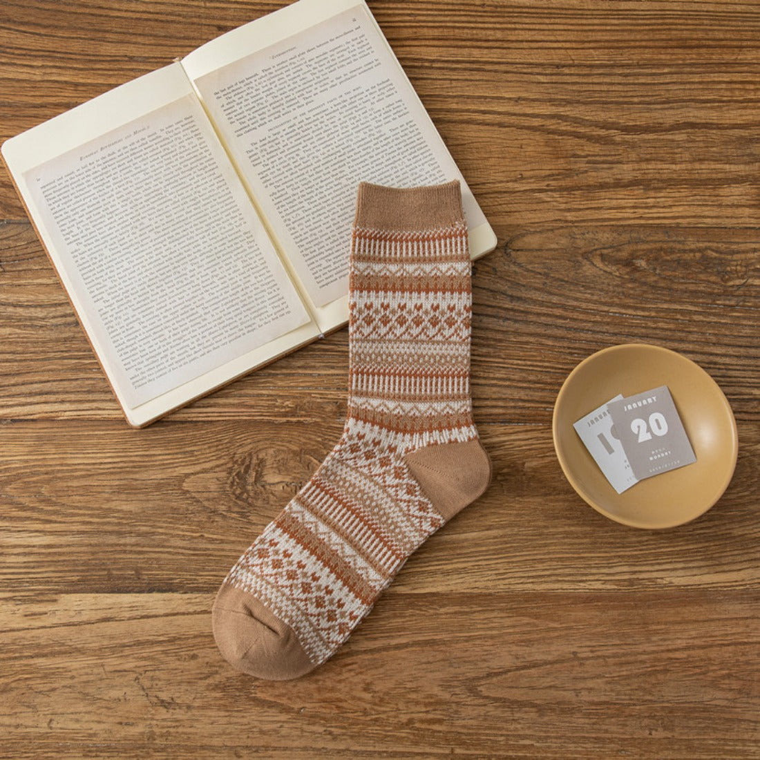 Rufia - Curved Pattern Mid-Calf Socks