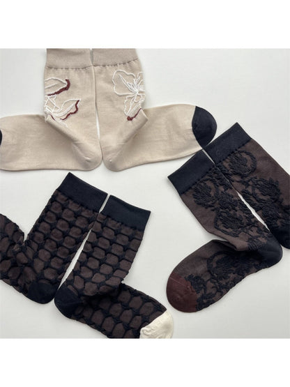 Rufia - Retro Floral Embossed Plaid Socks