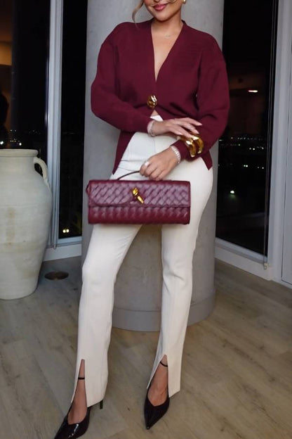 Metal buckle V-neck knit cardigan