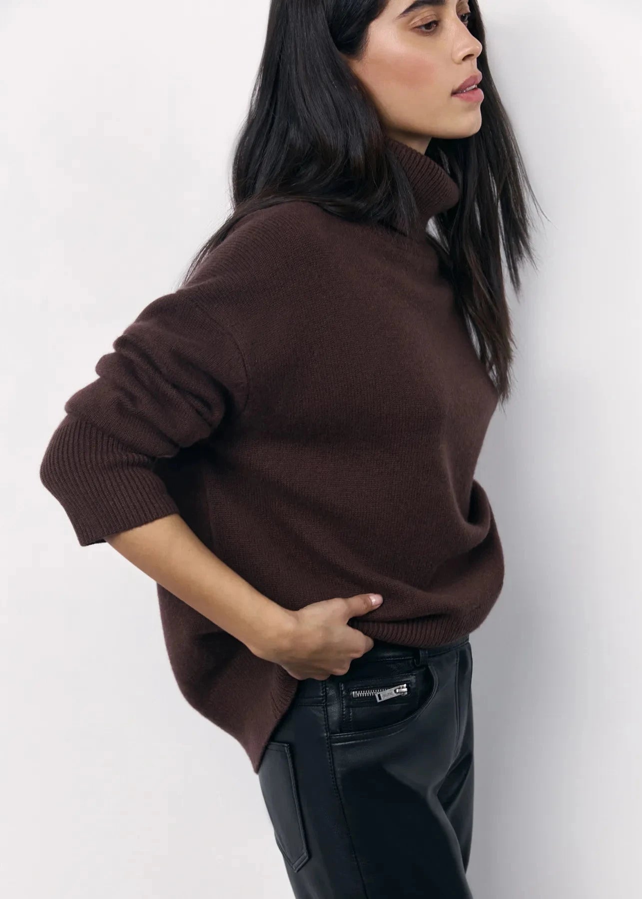 Turtleneck Knit Sweater In Soft Red Fabric