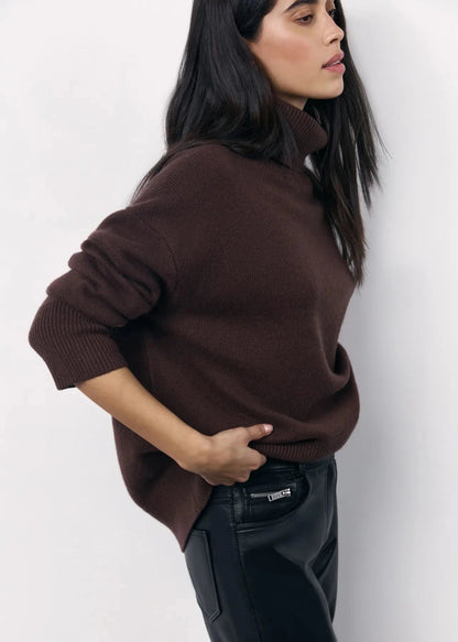 Turtleneck Knit Sweater In Soft Red Fabric