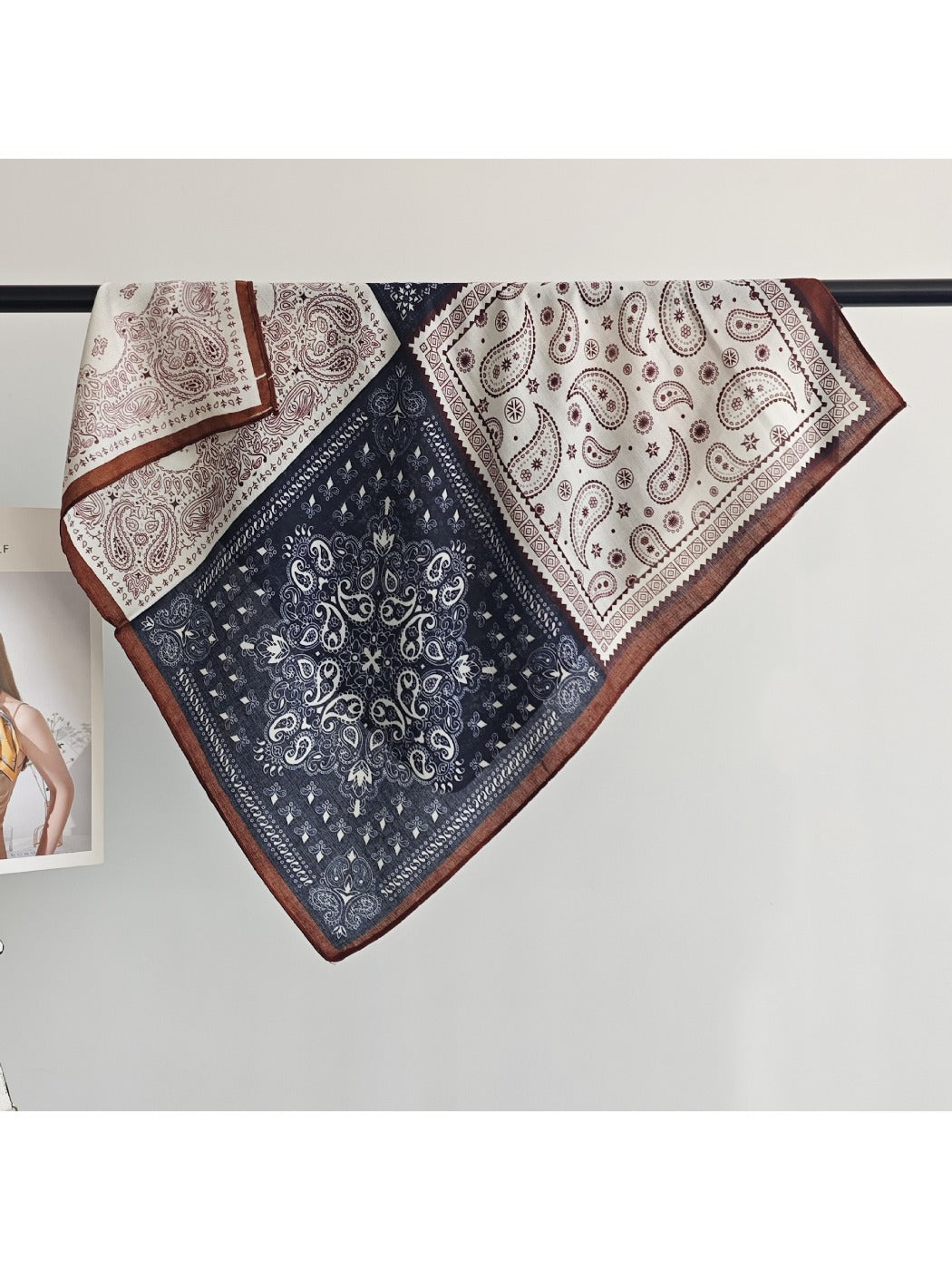 Scarvii - 27'' Paisley Patchwork Square Scarf - Vintage &amp; Elegant
