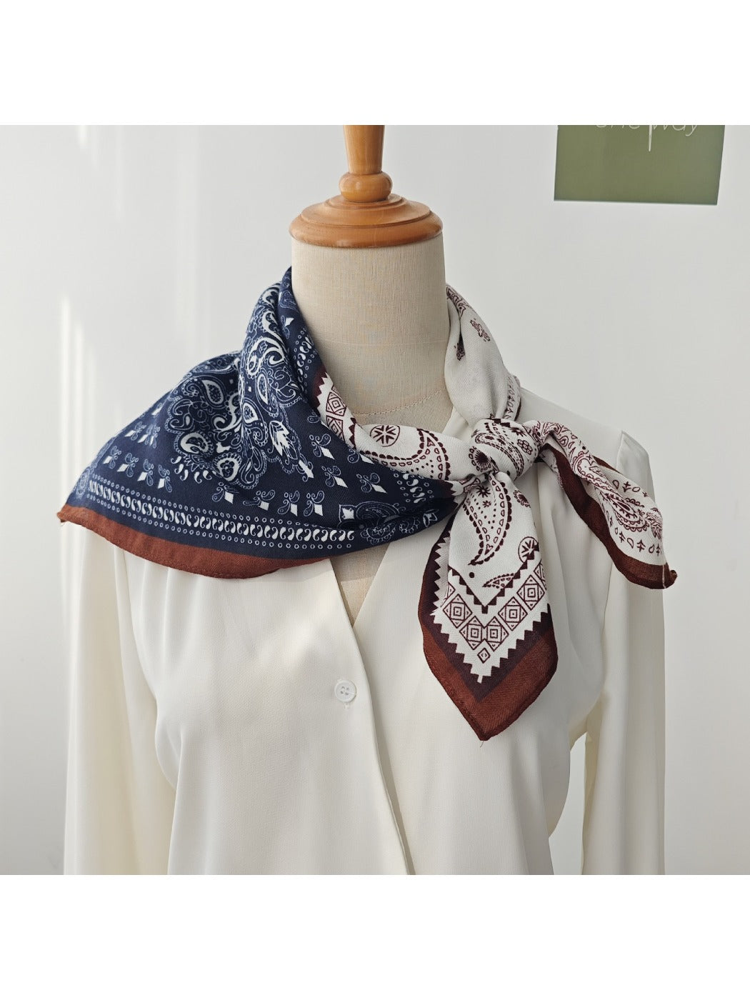 Scarvii - 27'' Paisley Patchwork Square Scarf - Vintage &amp; Elegant