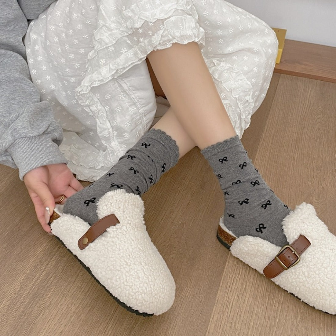 Rufia - Bow Pattern Mid-Calf Socks