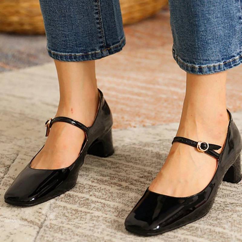 Mary Pin Up Pumps